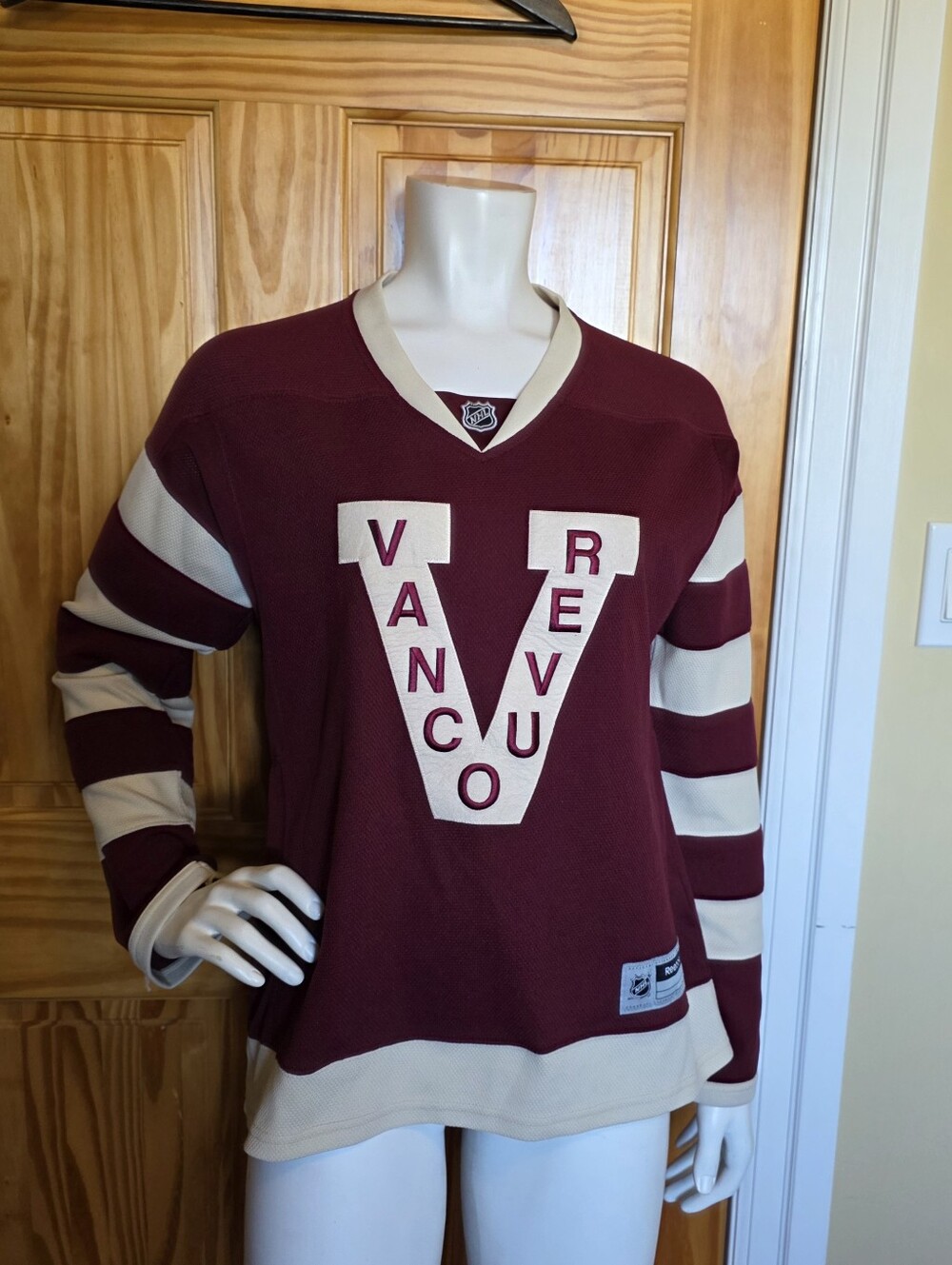 NHL Reebok Vancouver Millionaires Women's Size L 2014 Heritage Classic Jersey